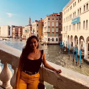 Meet your Posher, Leslie